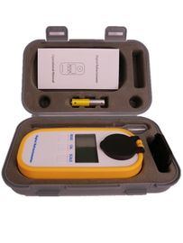 Portable refractometer battery operated